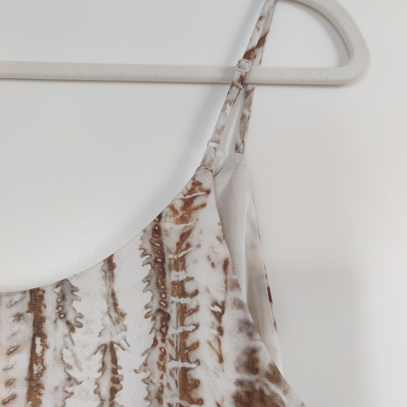 NEW Aritzia Babaton Everly camisole Giselle. Color: Rust. Size XS - Picture 3 of 7